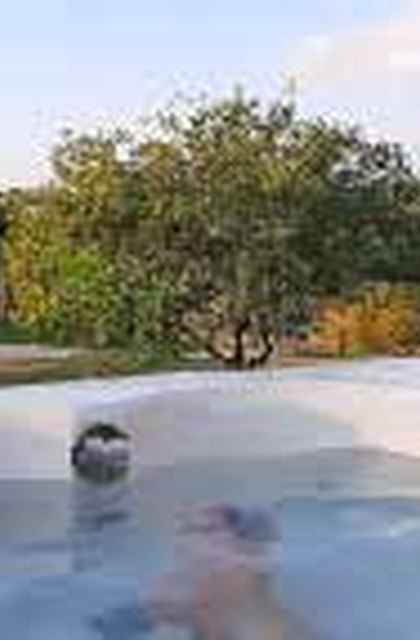 Piscina e área aberta para eventos